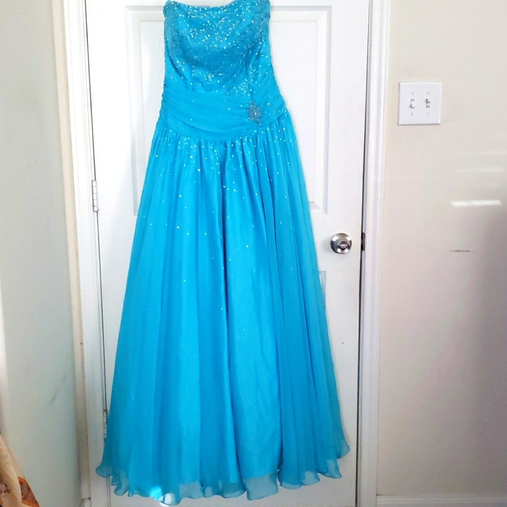 Joli Prom gown color Blue A line full length size 12